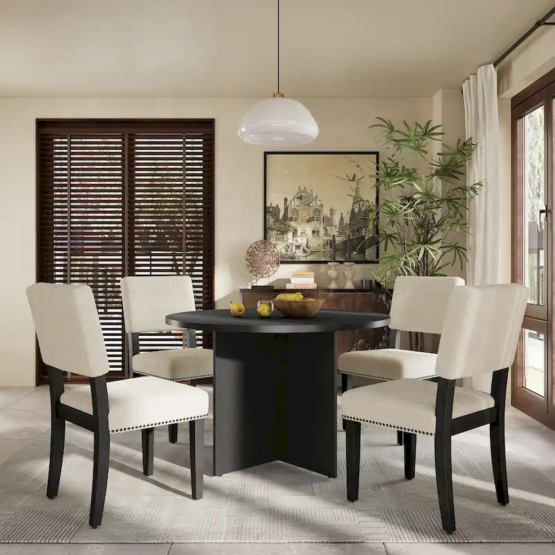 Ensemble de salle à manger moderne Sakin 5 pièces avec table ronde à piédestal et chaises rembourrées par GDFStudio