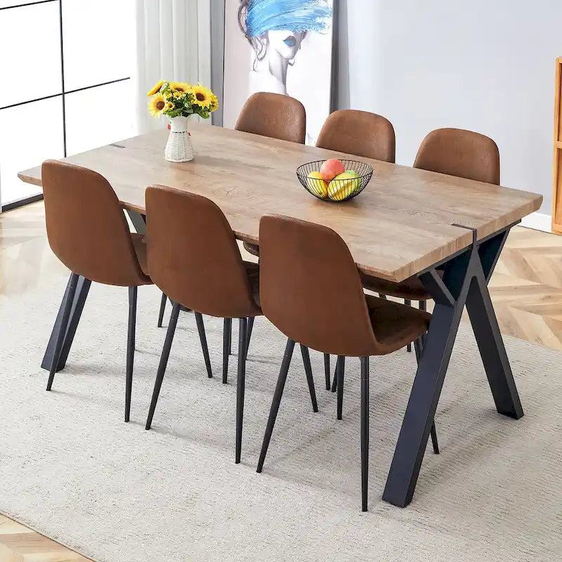 Ensemble de salle à manger moderne avec table rectangulaire noire à piètement en A et chaises à dossier rond
