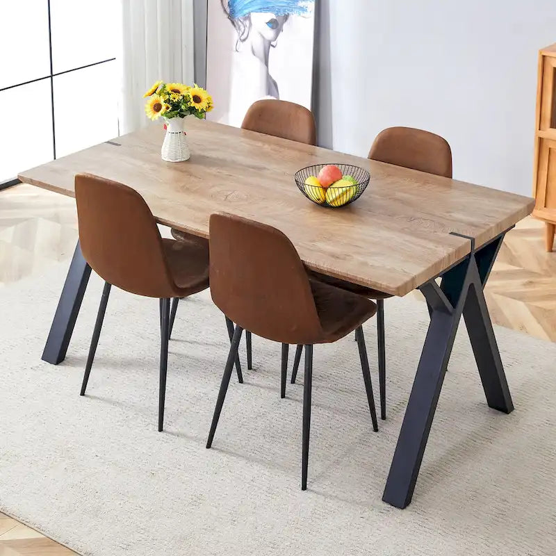 Ensemble de salle à manger moderne avec table rectangulaire noire à piètement en A et chaises à dossier rond