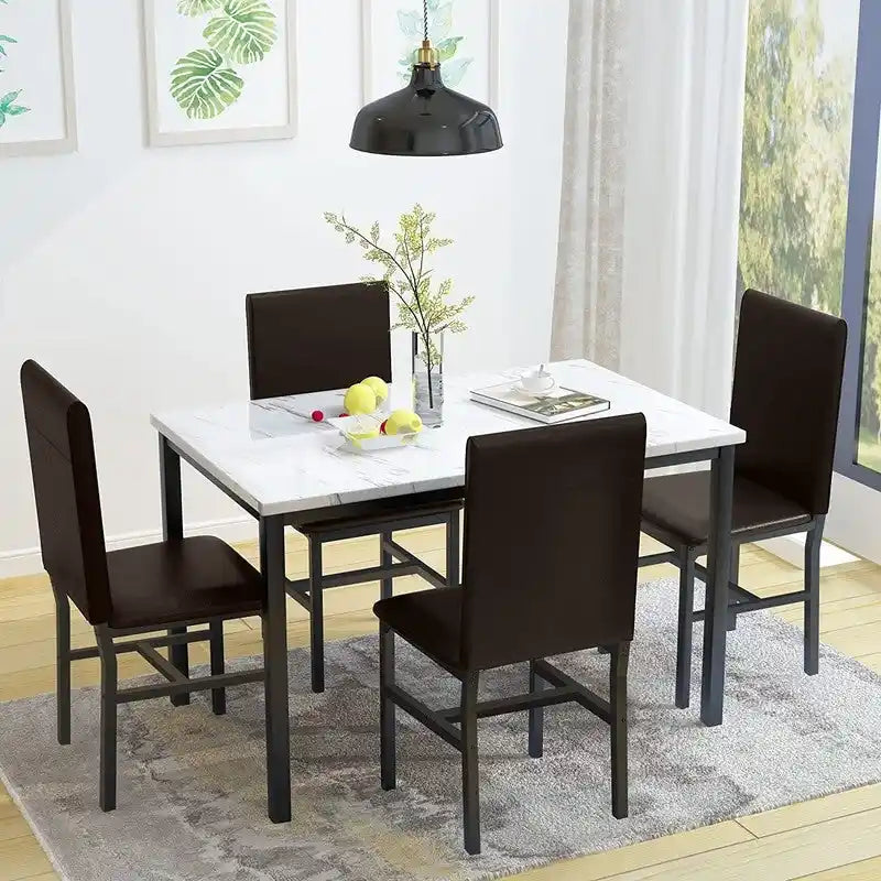 Ensemble table à manger Mieres 5 pièces en faux marbre avec 4 chaises rembourrées en cuir PU