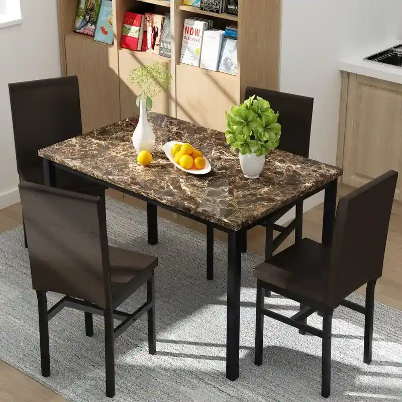 Ensemble table à manger Mieres 5 pièces en faux marbre avec 4 chaises rembourrées en cuir PU