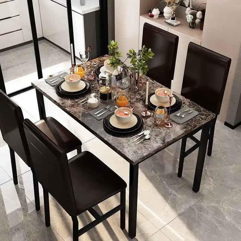 Ensemble table à manger Mieres 5 pièces en faux marbre avec 4 chaises rembourrées en cuir PU