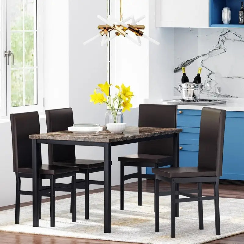 Ensemble table à manger Mieres 5 pièces en faux marbre avec 4 chaises rembourrées en cuir PU
