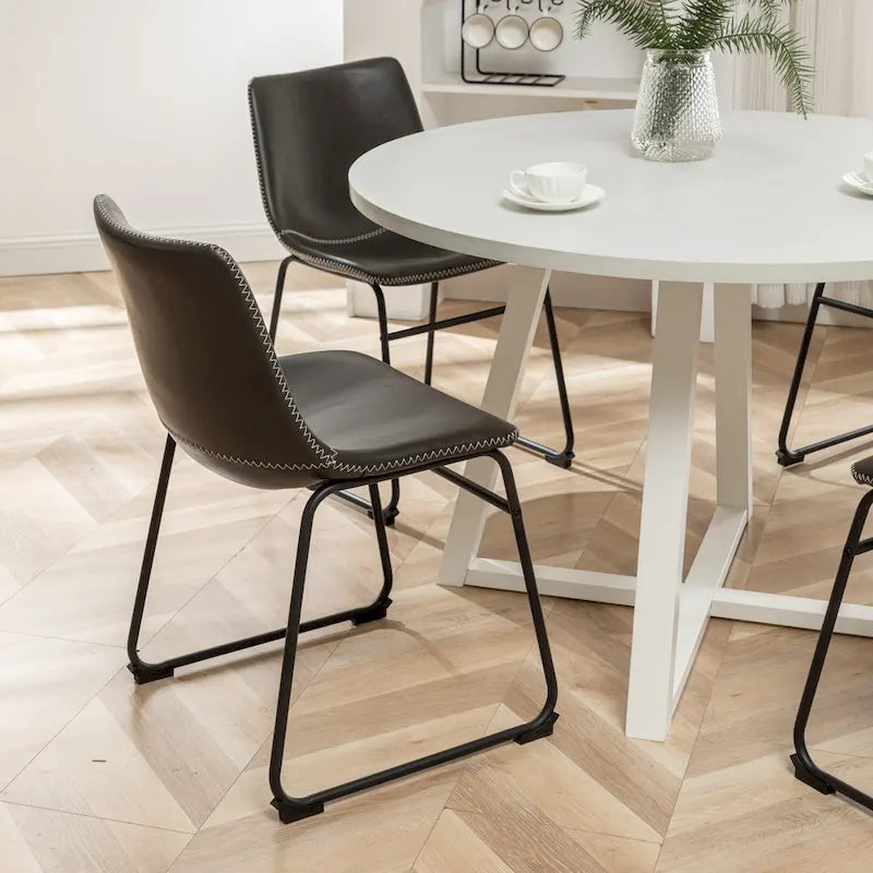 Ensemble de salle à manger rond 5 pièces Varna de Roundhill Furniture, table à manger à tréteaux avec 4 chaises