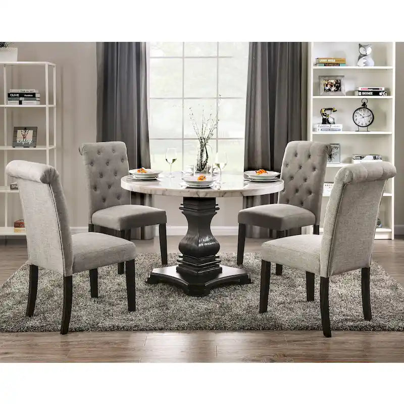 Ensemble de salle à manger rond 5 pièces Brec Farmhouse avec plateau en marbre et chaises capitonnées par Furniture of America