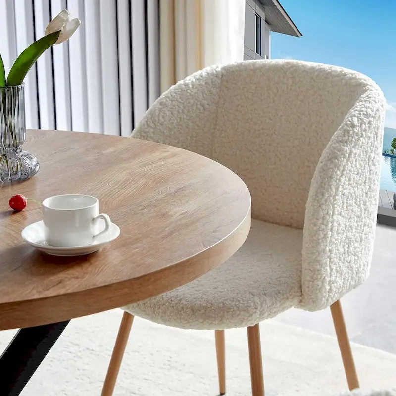 Ensemble table à manger ronde Howtai avec chaises fauteuils Sherpa moelleux peu encombrant