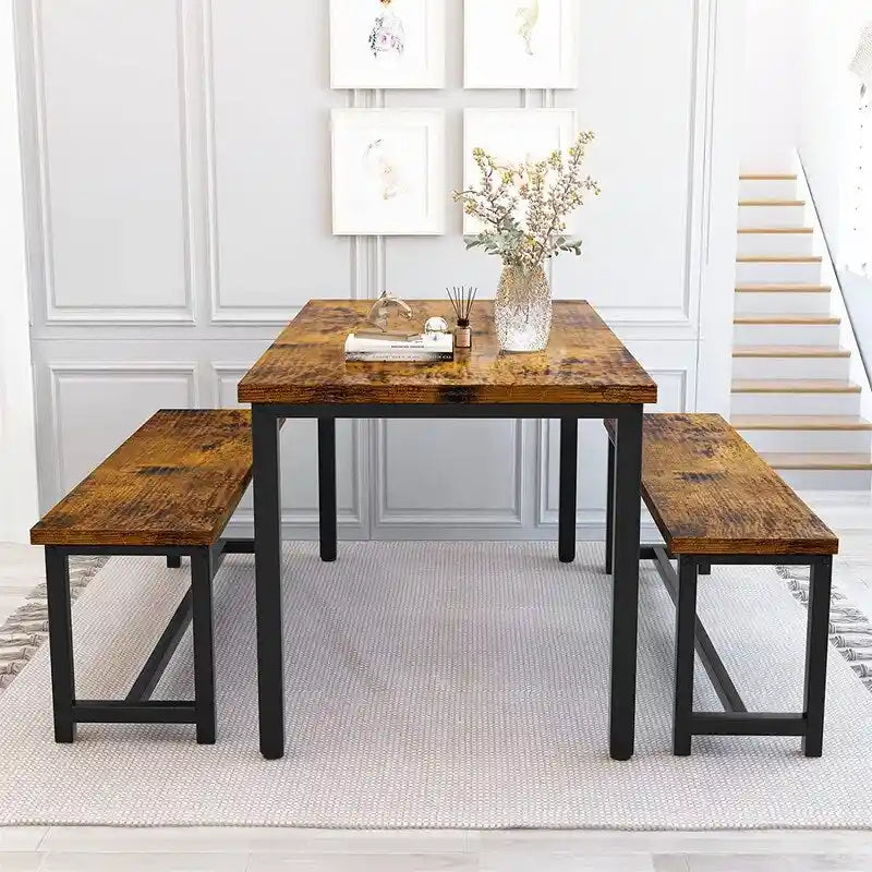 Ensemble de salle à manger charmant et de style simple avec une table et deux bancs, avec patins de protection, pour la cuisine et la salle à manger