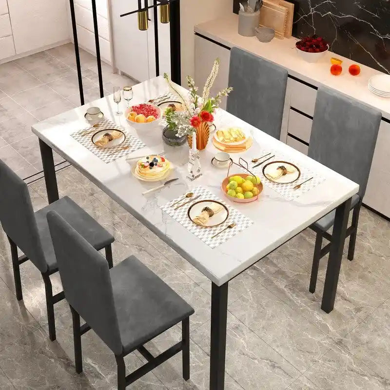 Ensemble de salle à manger décontracté Grondin Modern Style 5 pièces avec plateau en faux marbre et 4 chaises de salle à manger rembourrées en velours